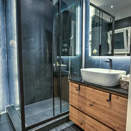 The Cosy Luxurious Seaside Apartman *